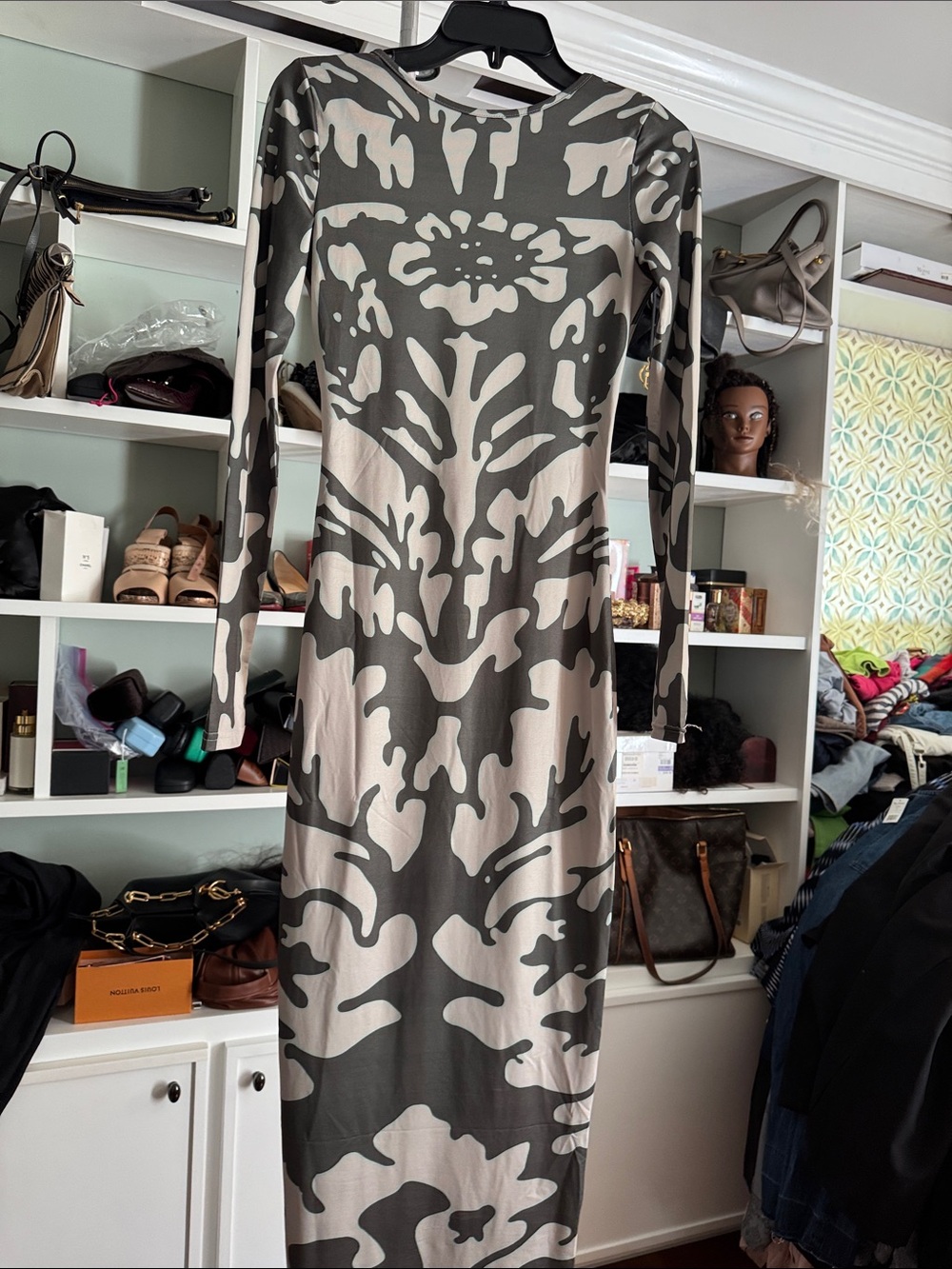 Bella Barnett Malia Open-Back Printed Maxi Dress NWOT M